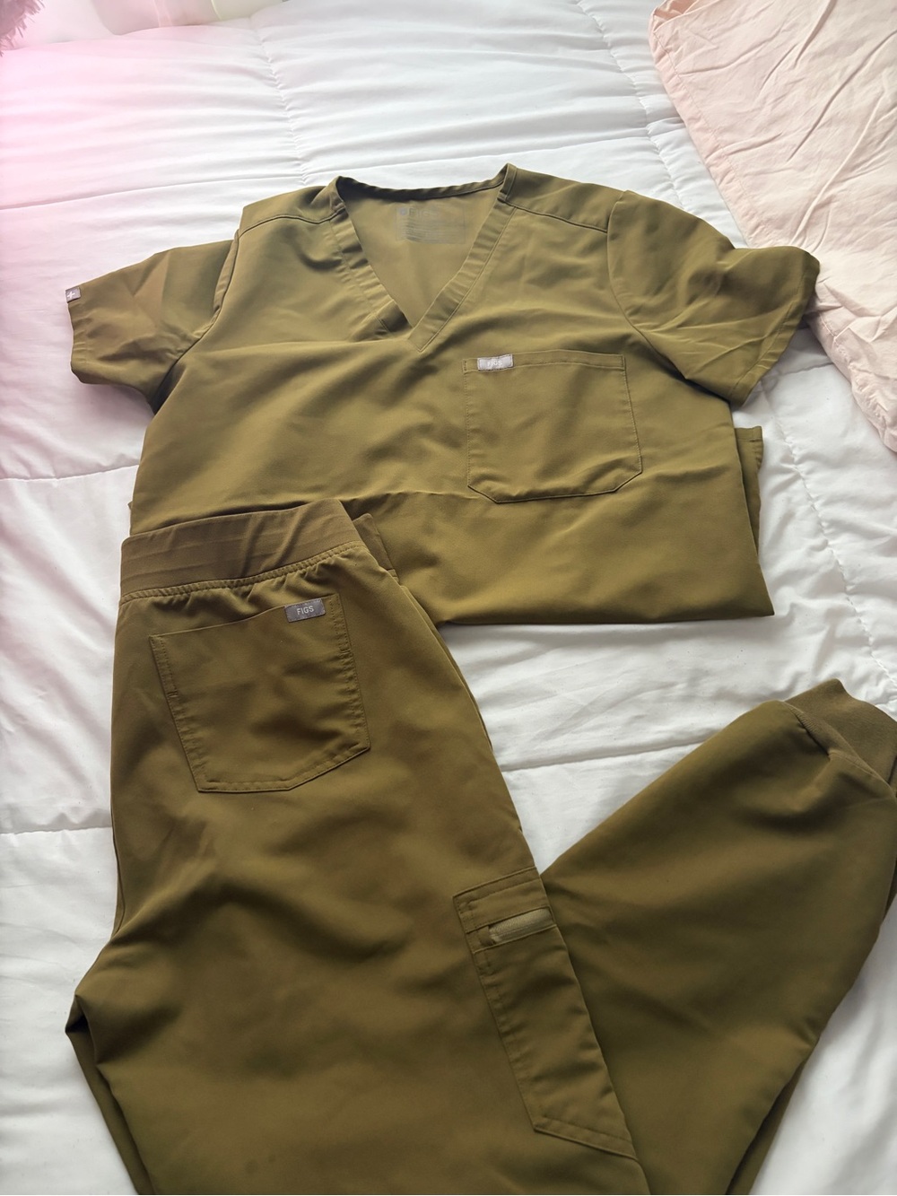 Figs Olive Green Women’s Cargo Scrub Set